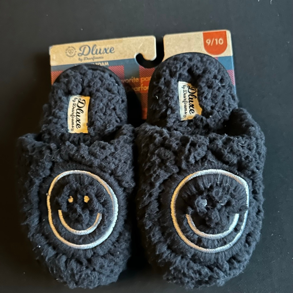 Baby DLuxe by Dearfoams Black White Smiley Face Slippers Size 9